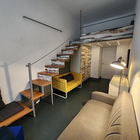 Modern Stylish 2 Bedroom Holiday Apartment Budapest Luaran gambar
