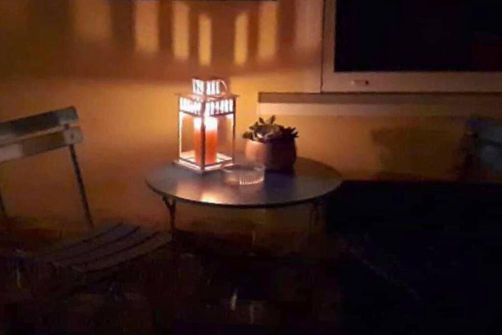 Modern Stylish 2 Bedroom Holiday Apartment Budapest Luaran gambar