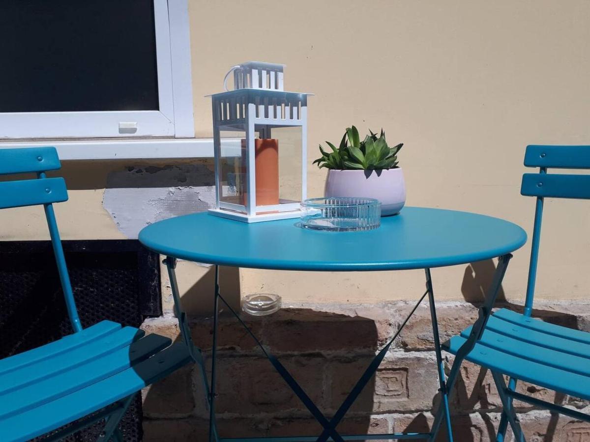 Modern Stylish 2 Bedroom Holiday Apartment Budapest Luaran gambar