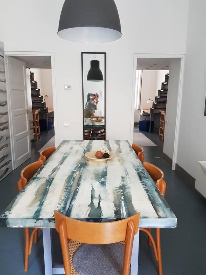 Modern Stylish 2 Bedroom Holiday Apartment Budapest Luaran gambar